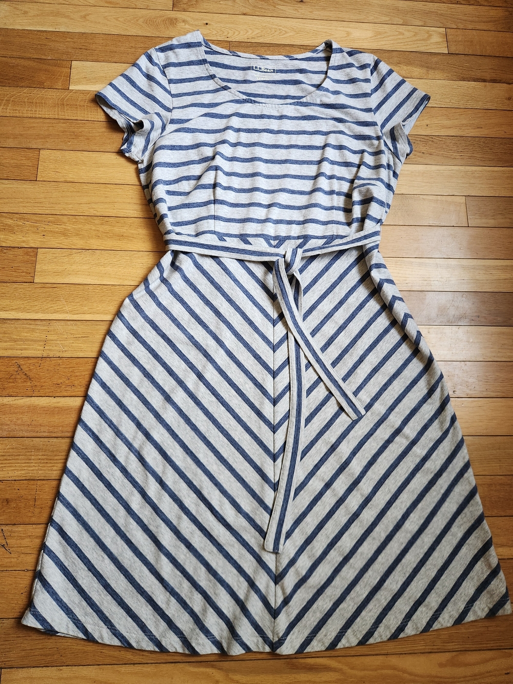 L.L. Bean Women's Striped Short Sleeve Belted Dress in Blue & Gray, Medium